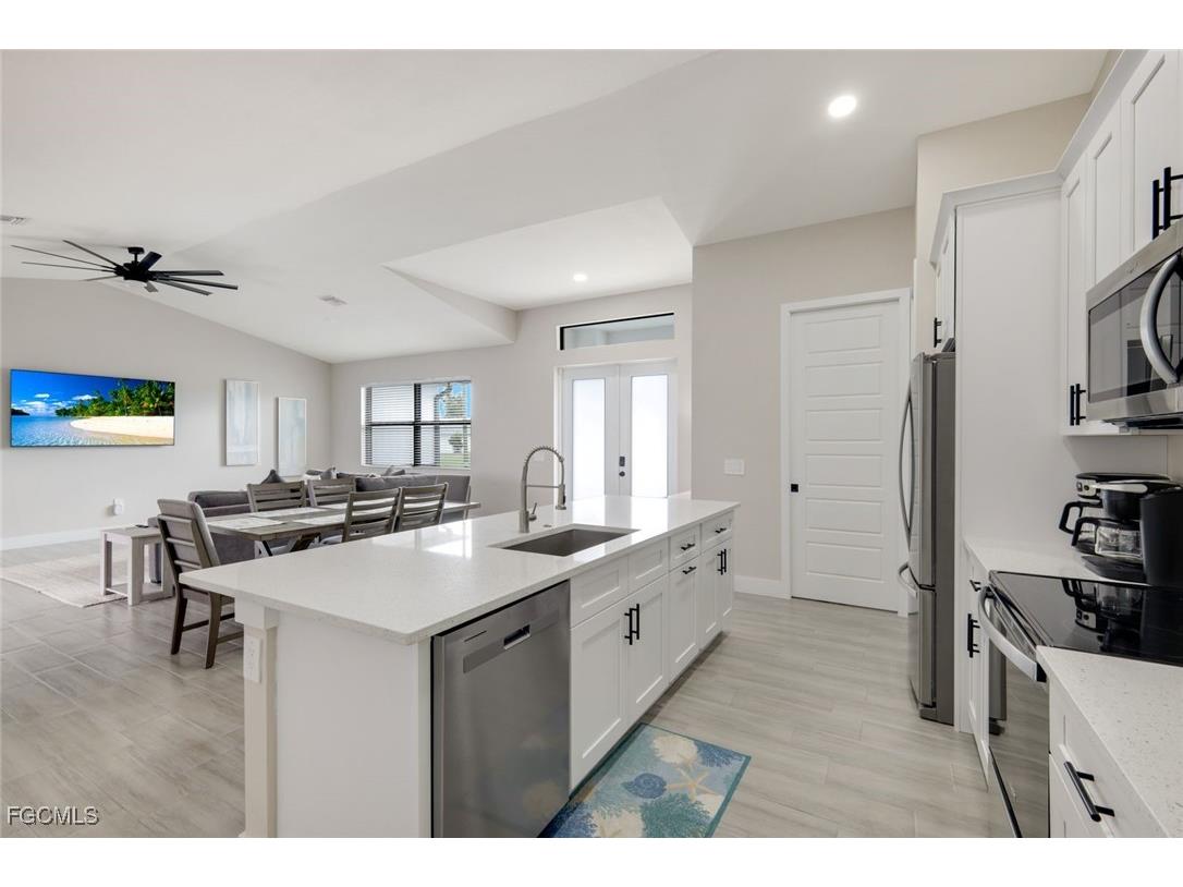 2305 SW 32nd Street Cape Coral FL 33914 2025018242 image12