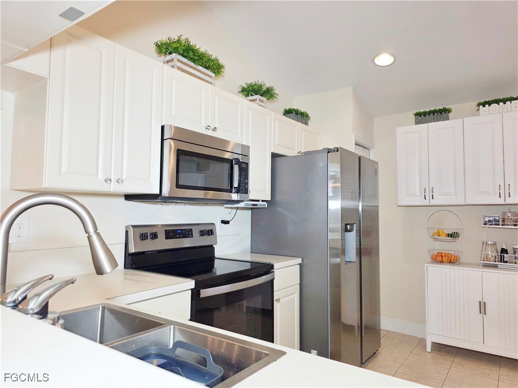 2305 Summersweet Drive Alva FL 33920 2025019689 image8