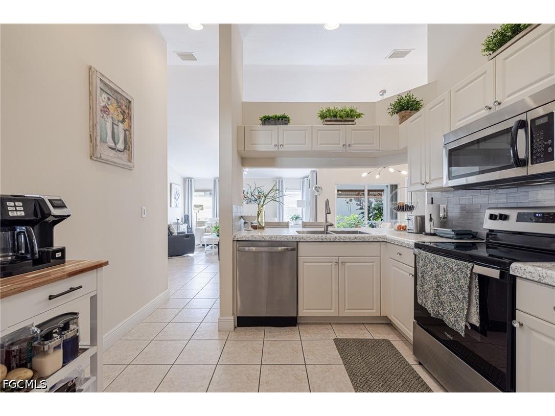 2305 Summersweet Drive Alva FL 33920 2026019914 image10