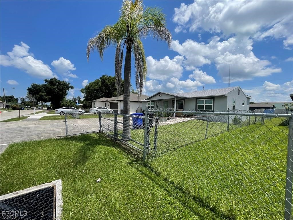 2305 Towles Street Fort Myers FL 33916 2025004519 image4