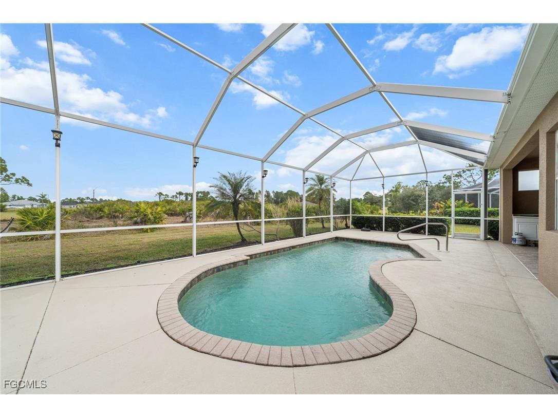 2306 Bainmar Drive Lehigh Acres FL 33973 2026003581 image3