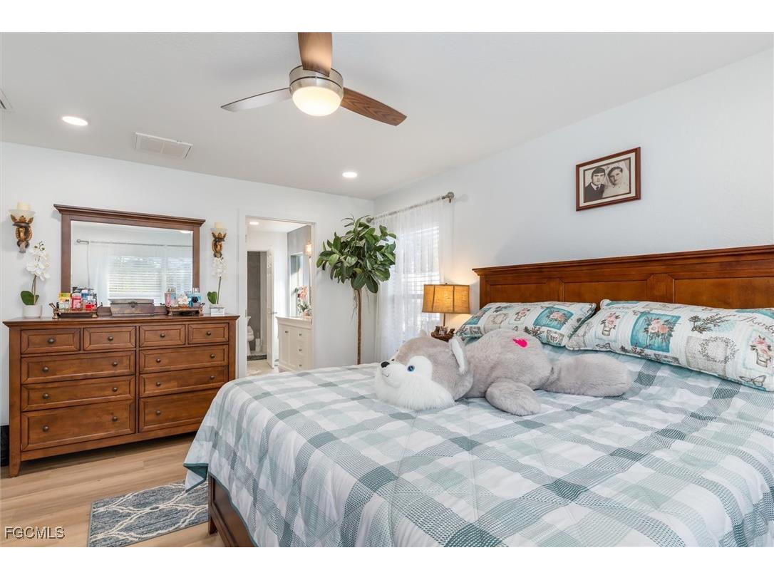 2306 NE 34th Street Cape Coral FL 33909 2026001303 image14
