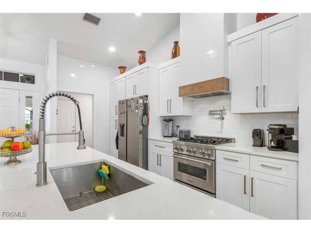 2306 NE 34th Street Cape Coral FL 33909 2026001303 image9