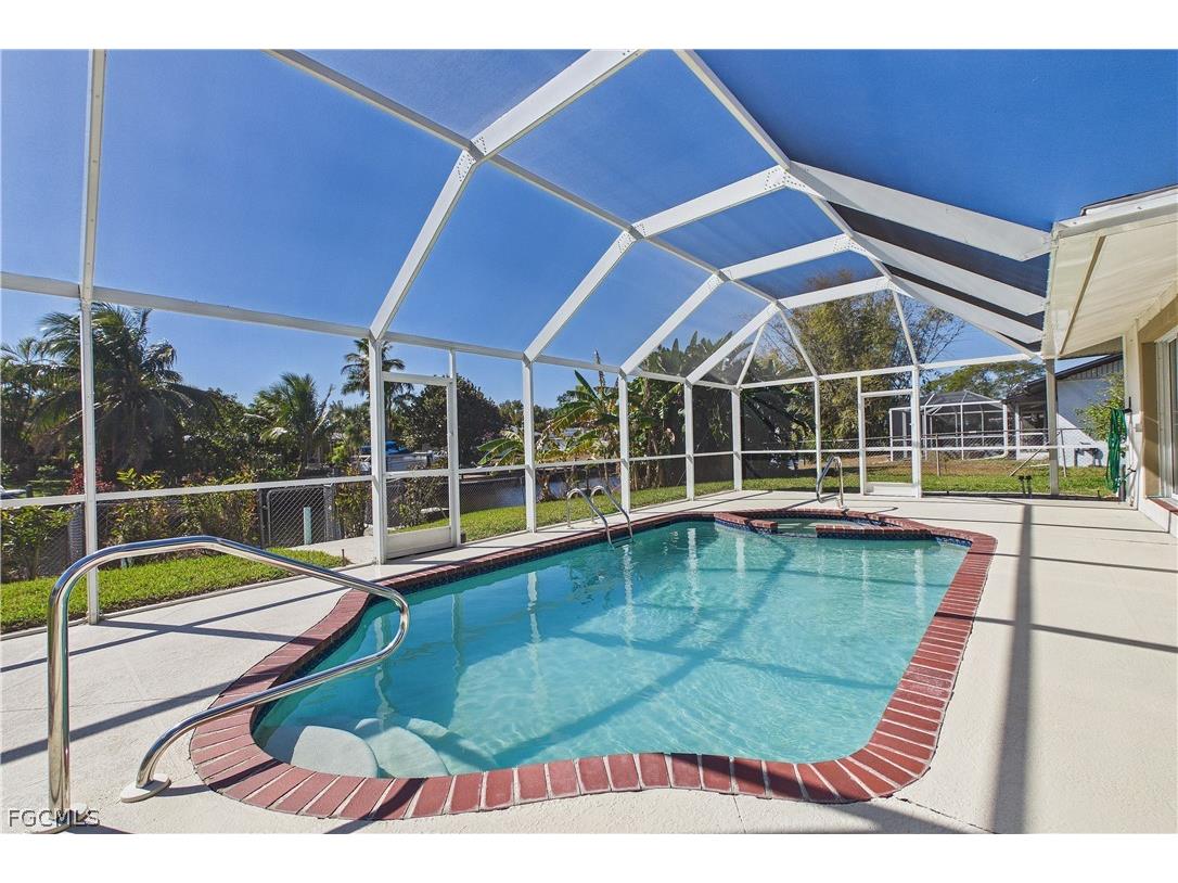 2306 SE 15th Terrace Cape Coral FL 33990 2026004405 image6