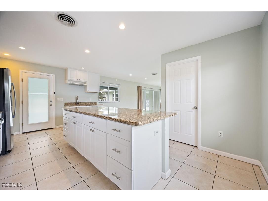 2307 Flora Avenue Fort Myers FL 33907 2026005408 image12