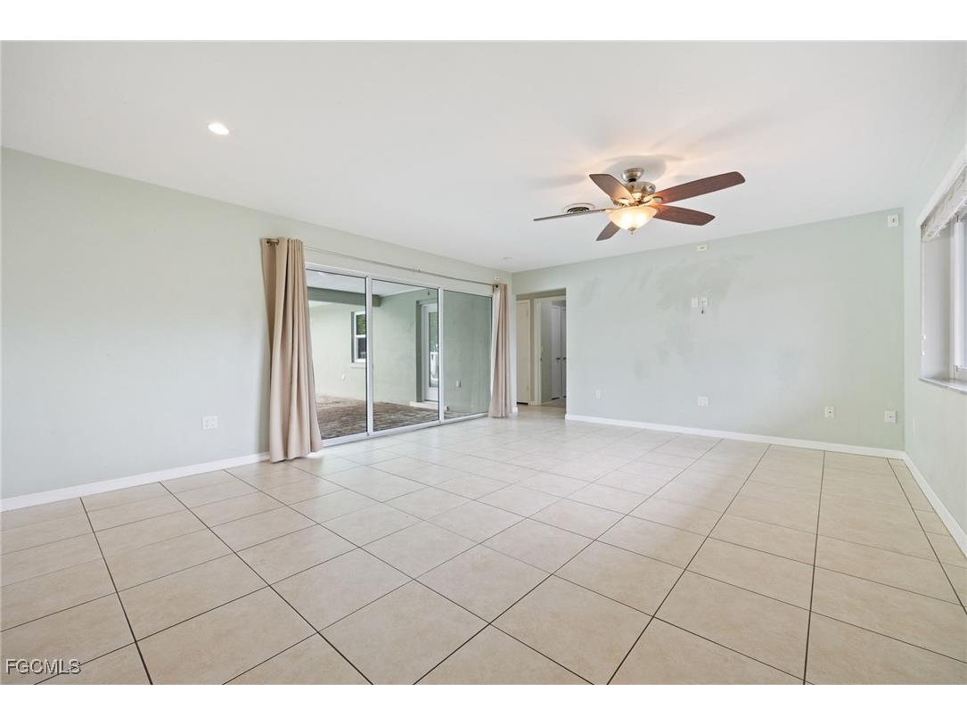 2307 Flora Avenue Fort Myers FL 33907 2026005408 image3