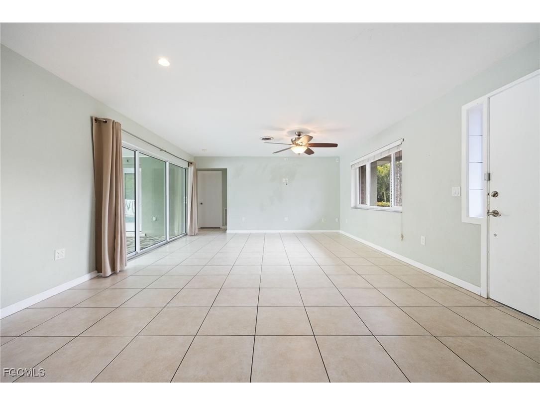 2307 Flora Avenue Fort Myers FL 33907 2026005408 image4