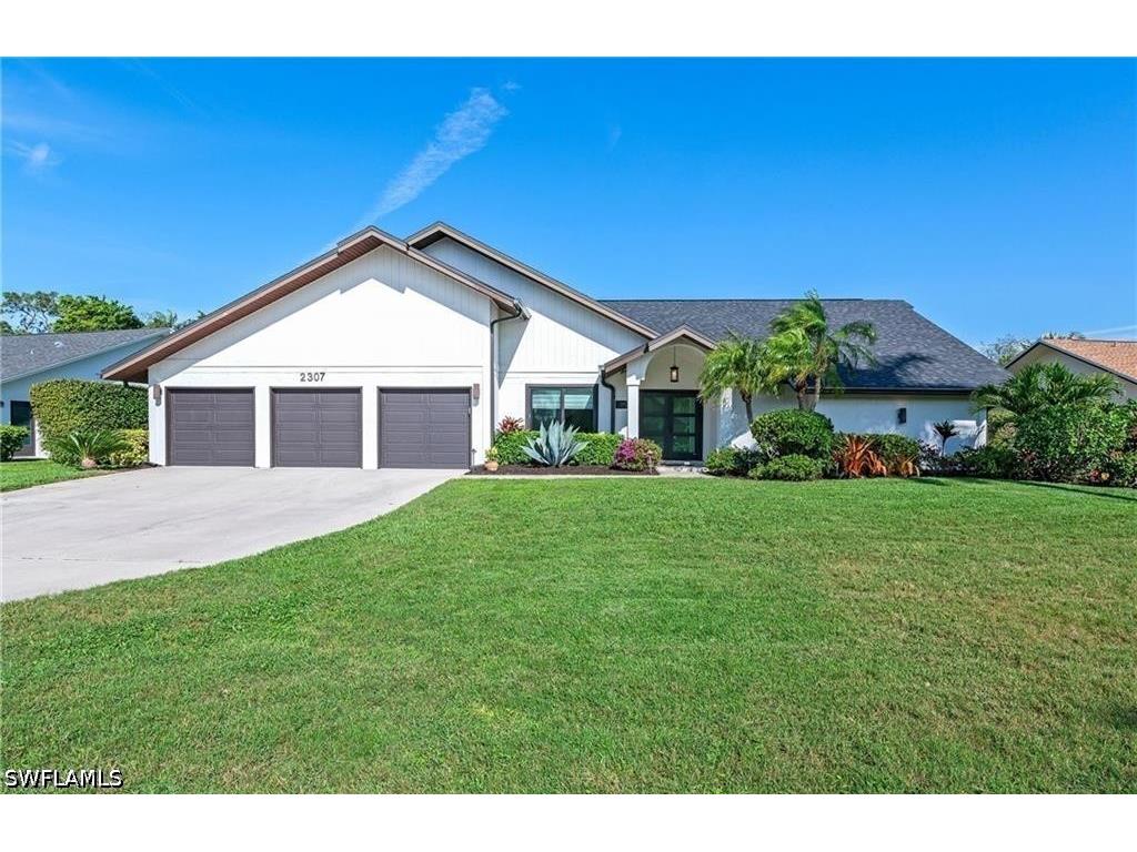 2307 Queens Way Naples FL 34112 226014374 image1