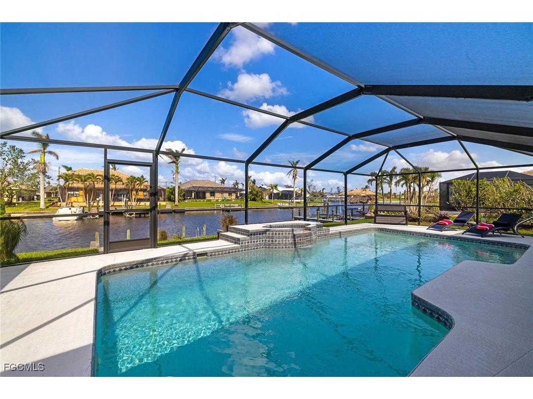 2307 SW 40th Street Cape Coral FL 33914 2025010222 image1