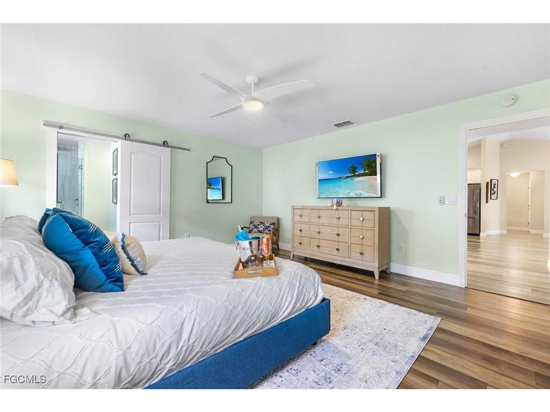 2307 SW 40th Street Cape Coral FL 33914 2025010222 image11