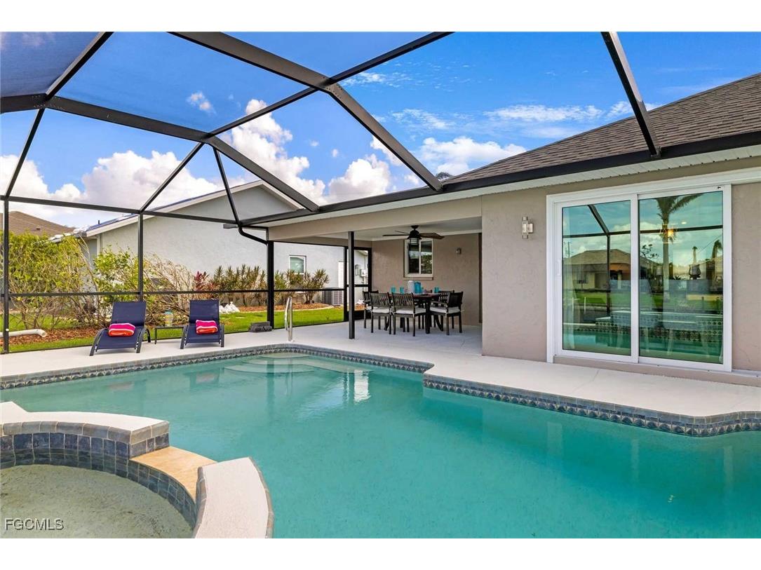 2307 SW 40th Street Cape Coral FL 33914 2025010222 image23