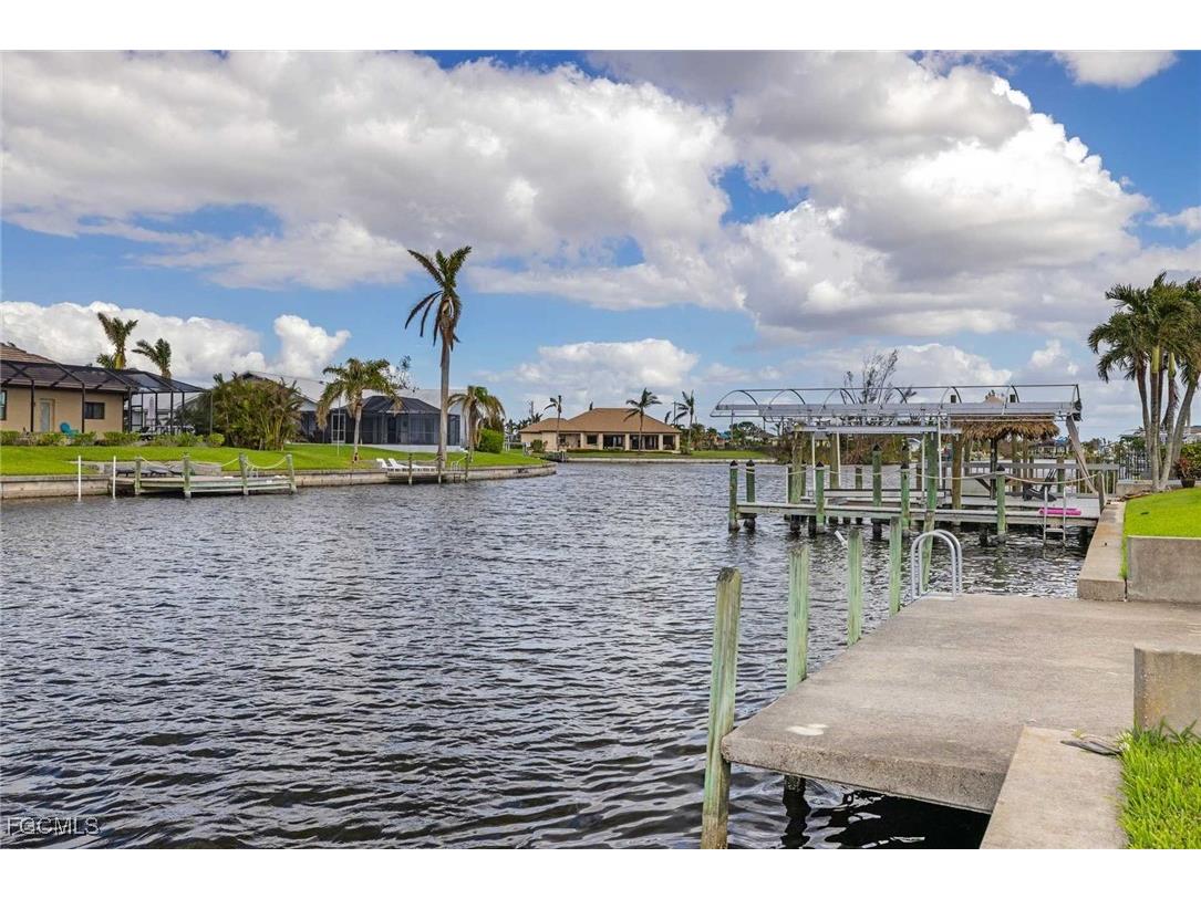 2307 SW 40th Street Cape Coral FL 33914 2025010222 image24