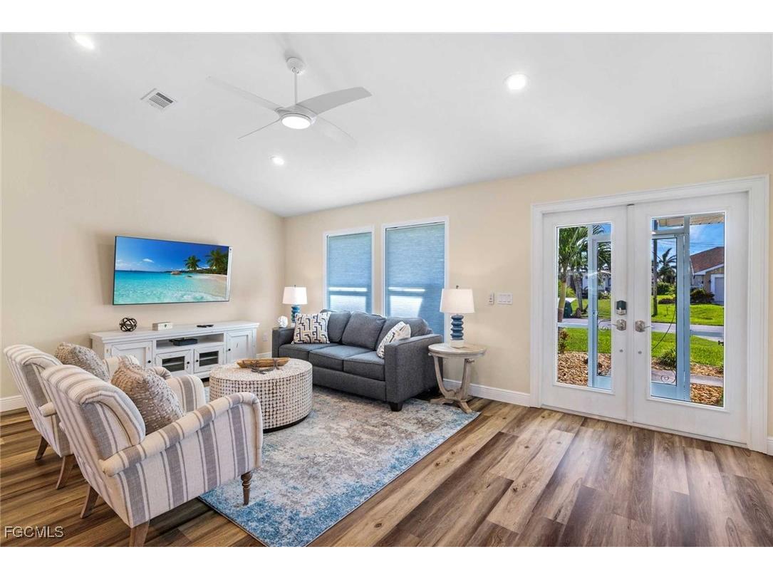 2307 SW 40th Street Cape Coral FL 33914 2025010222 image5