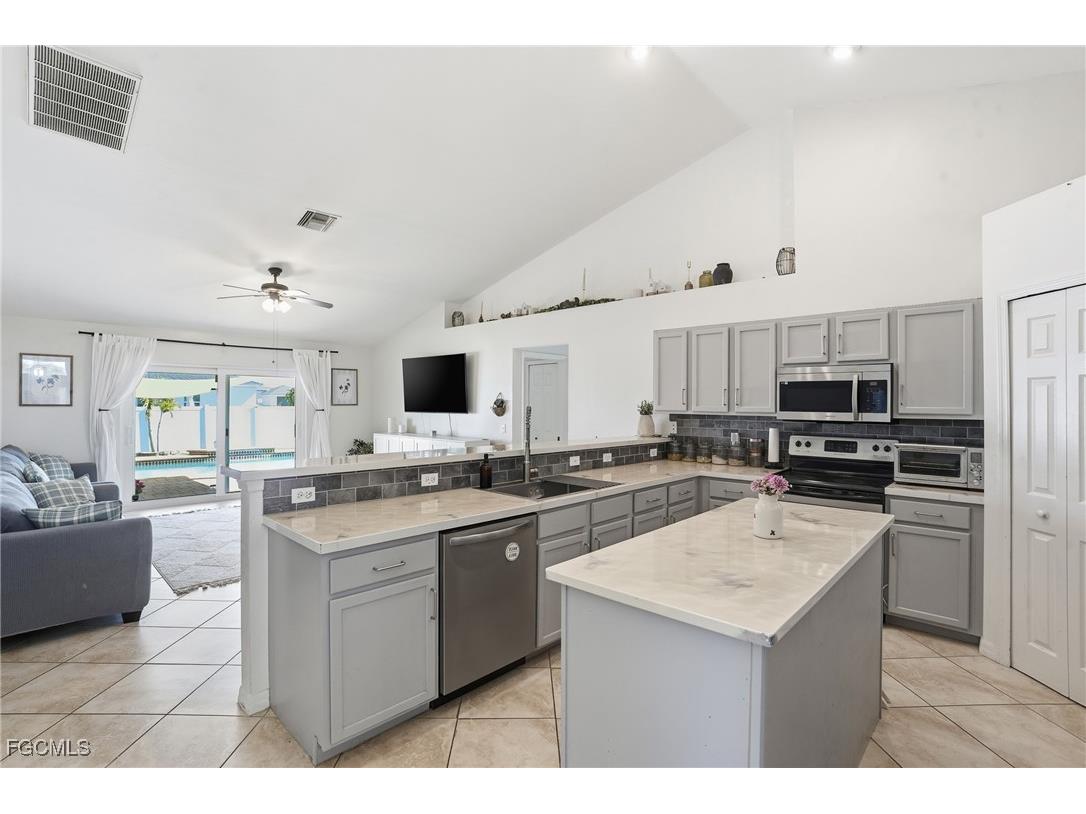 2309 NW 10th Avenue Cape Coral FL 33993 2026002263 image4