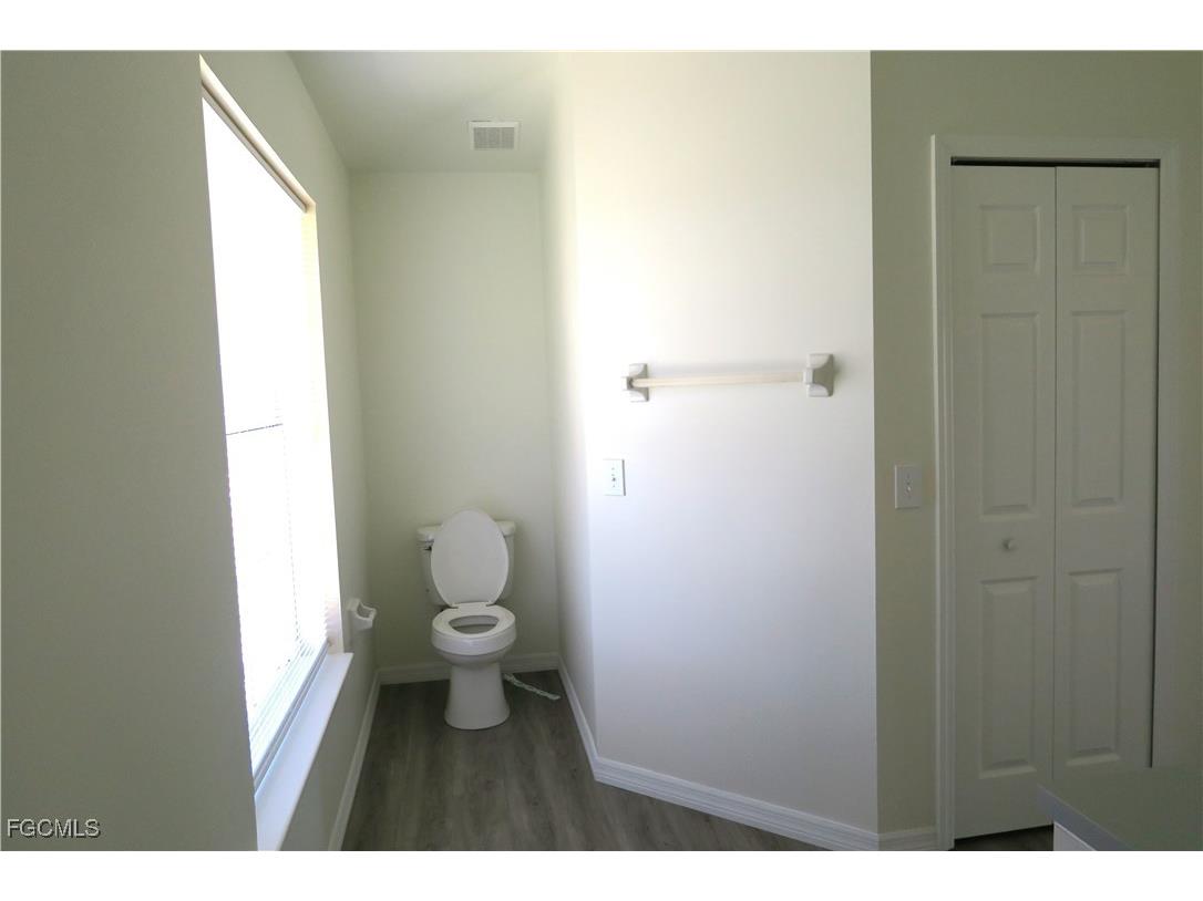 2309 SE 5th Place Cape Coral FL 33990 2025022050 image20