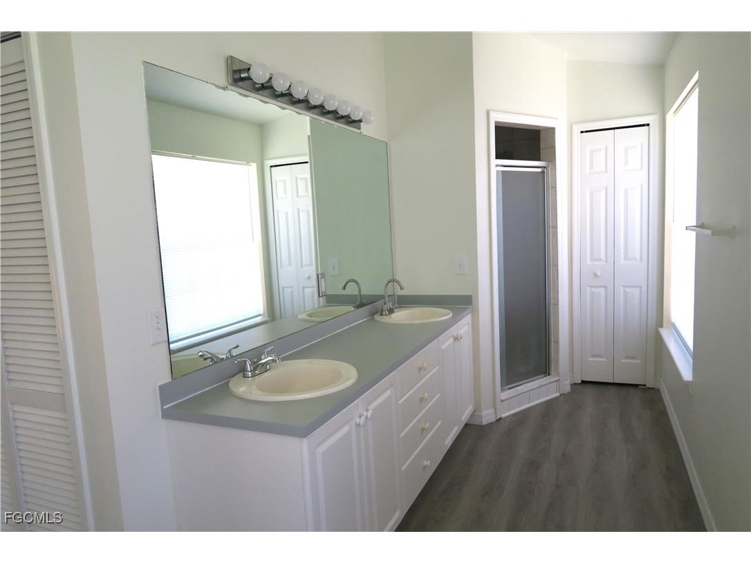 2309 SE 5th Place Cape Coral FL 33990 2025022050 image21