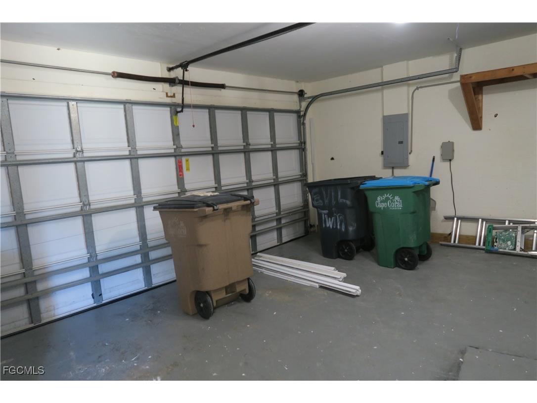 2309 SE 5th Place Cape Coral FL 33990 2025022050 image32