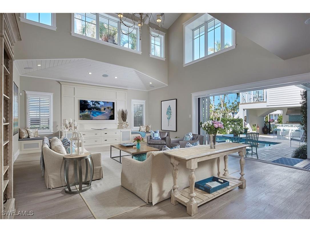 231 11th Avenue S Naples FL 34102 225075413 image1