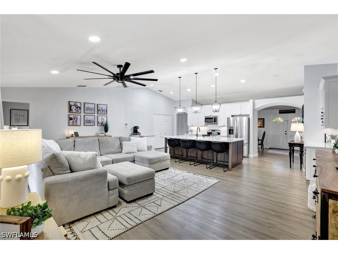 231 16th Street NE Naples FL 34120 226022570 image5