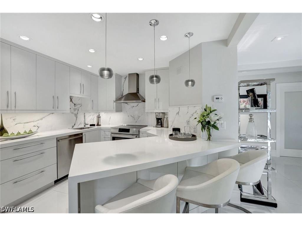 231 3rd Avenue S #231 Naples FL 34102 226017659 image1