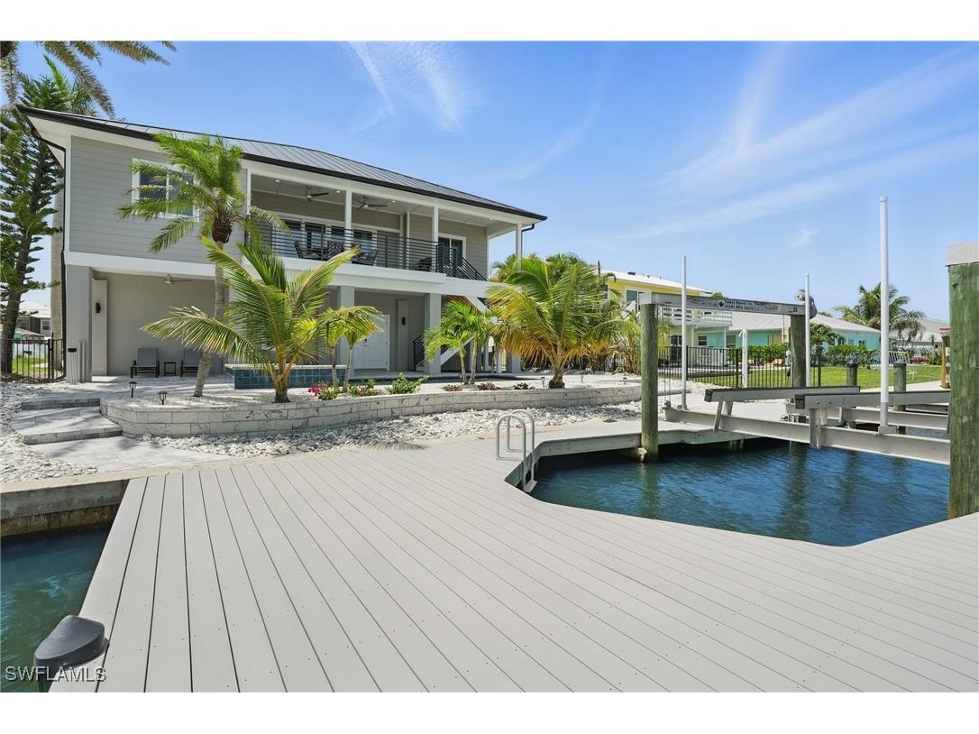 231 Flamingo Street Fort Myers Beach FL 33931 225052552 image4