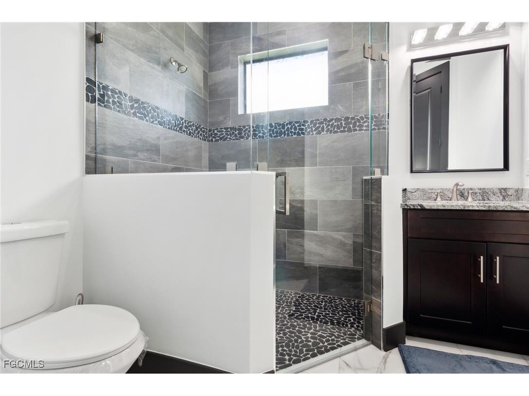 231 Gleason Parkway Cape Coral FL 33914 2025008056 image14