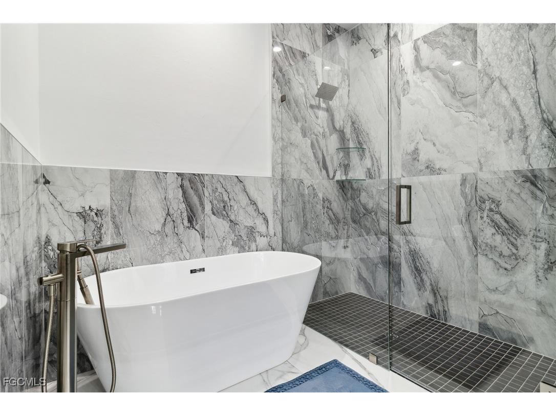 231 Gleason Parkway Cape Coral FL 33914 2025008056 image15