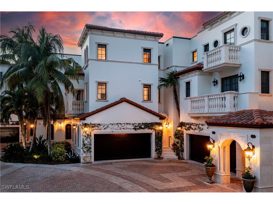 231 Harbour Drive #5 Naples FL 34103 224091978 image1