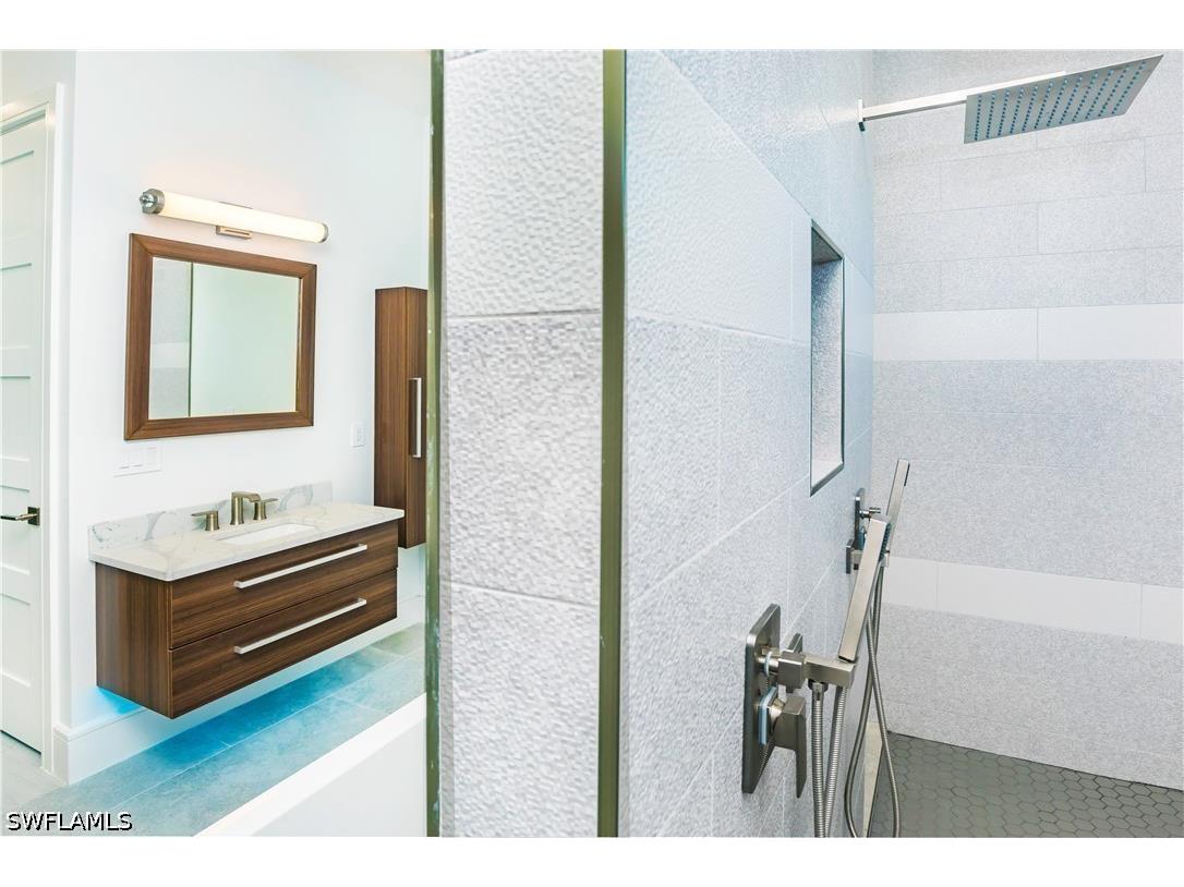 231 Legacy Court Naples FL 34110 226016100 image30