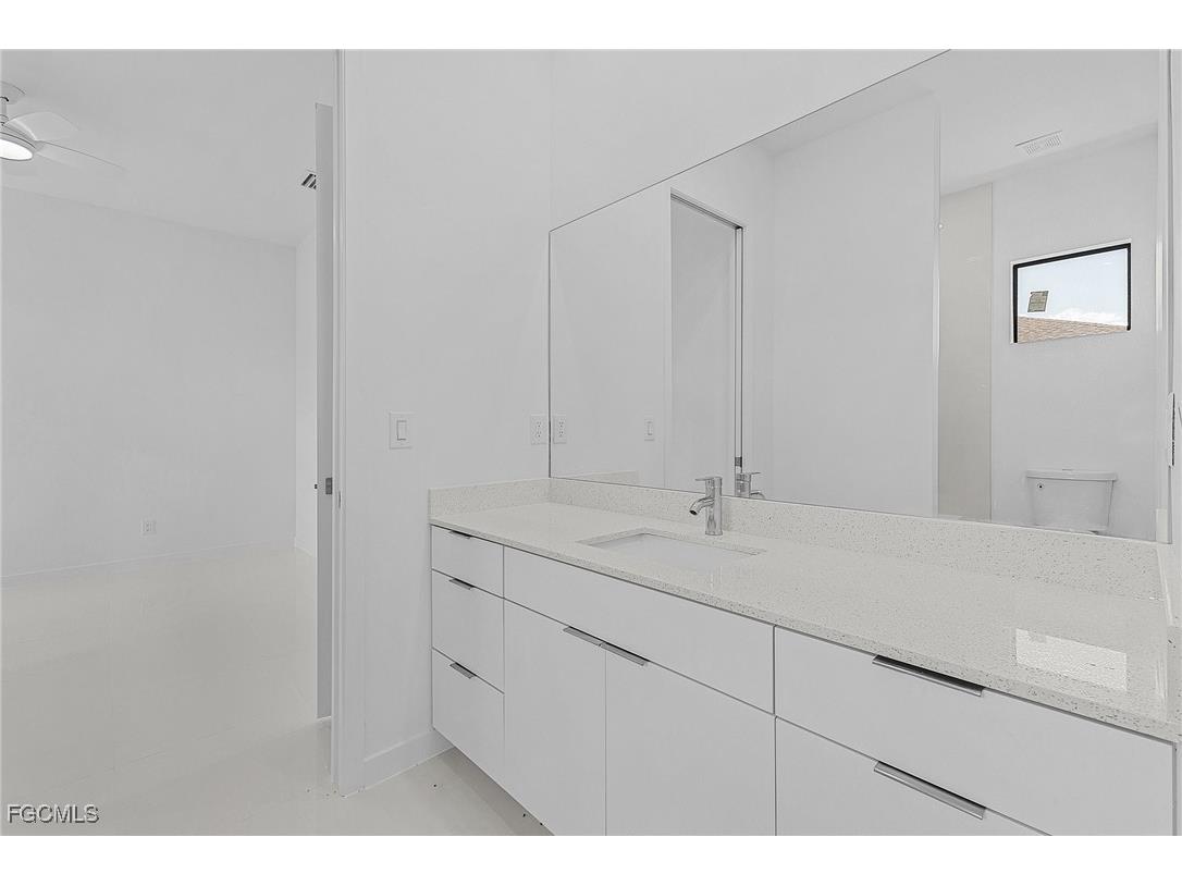 231 NW 27th Avenue Cape Coral FL 33993 2025016963 image18