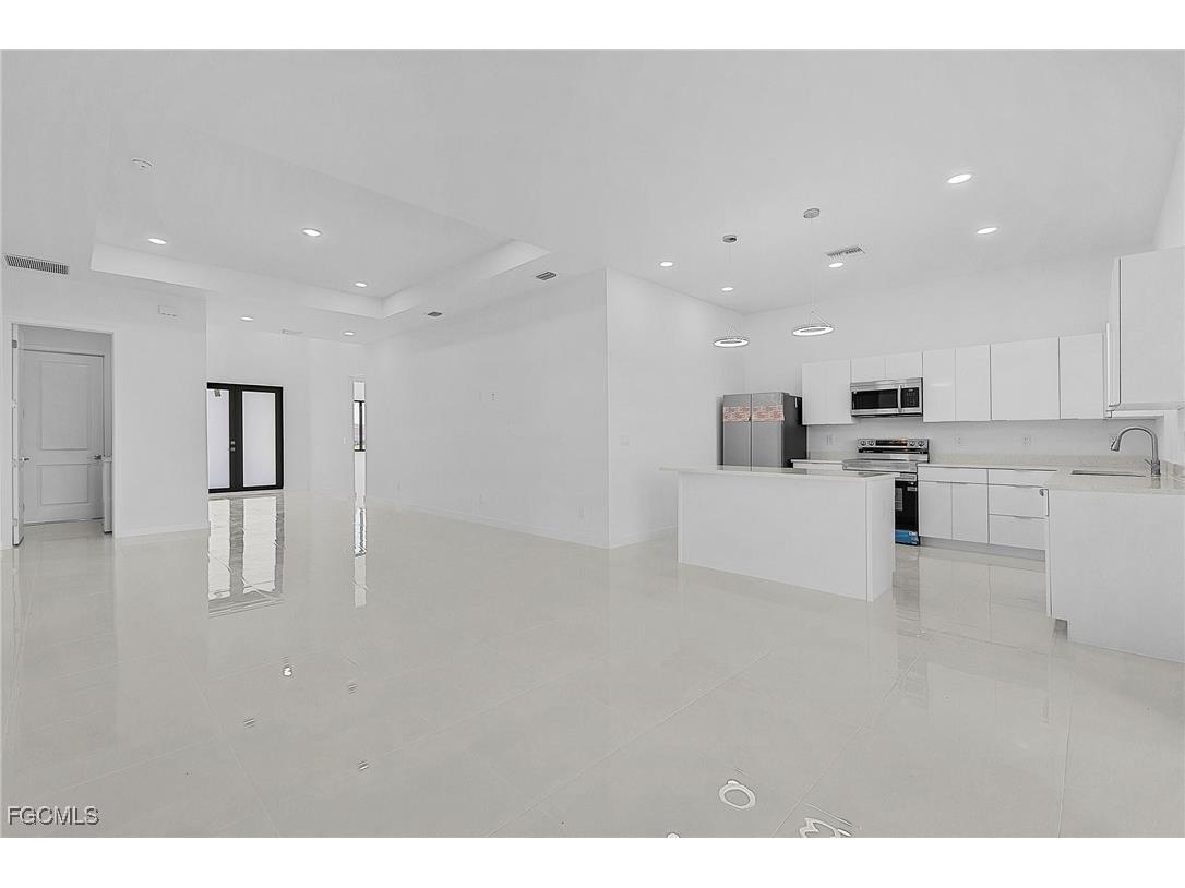 231 NW 27th Avenue Cape Coral FL 33993 2025016963 image4