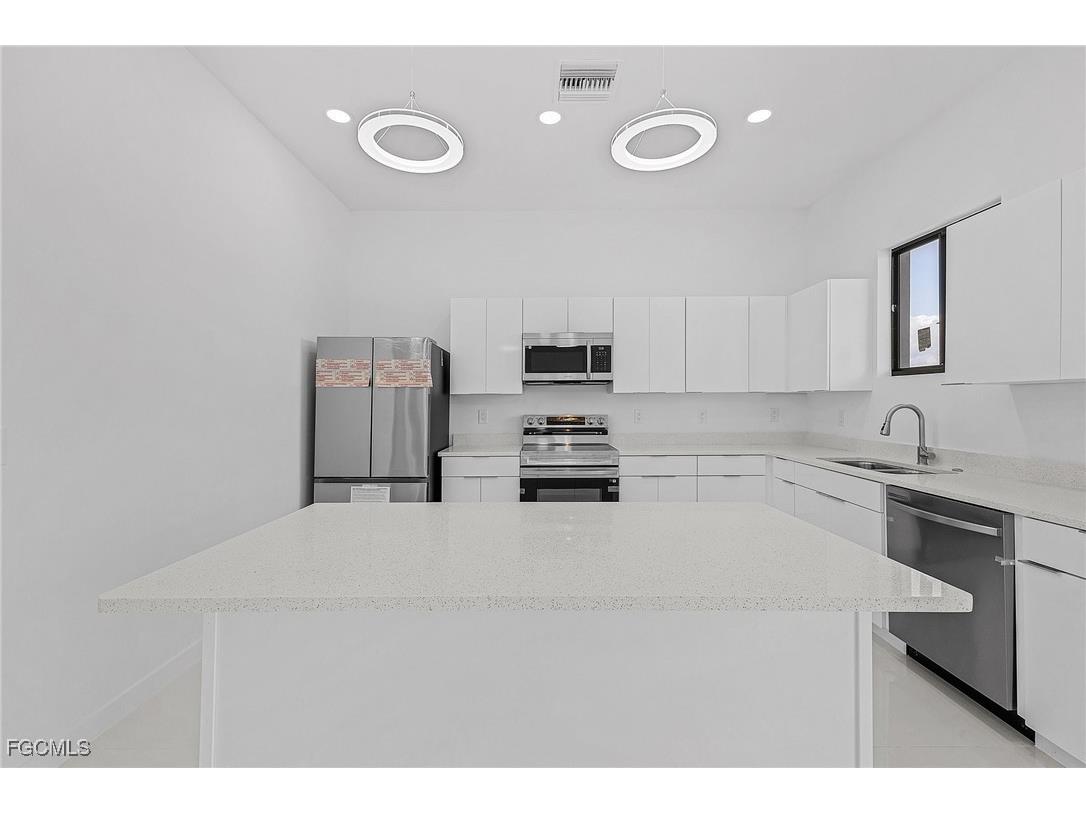 231 NW 27th Avenue Cape Coral FL 33993 2025016963 image6