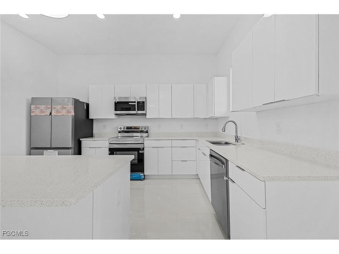 231 NW 27th Avenue Cape Coral FL 33993 2025016963 image7