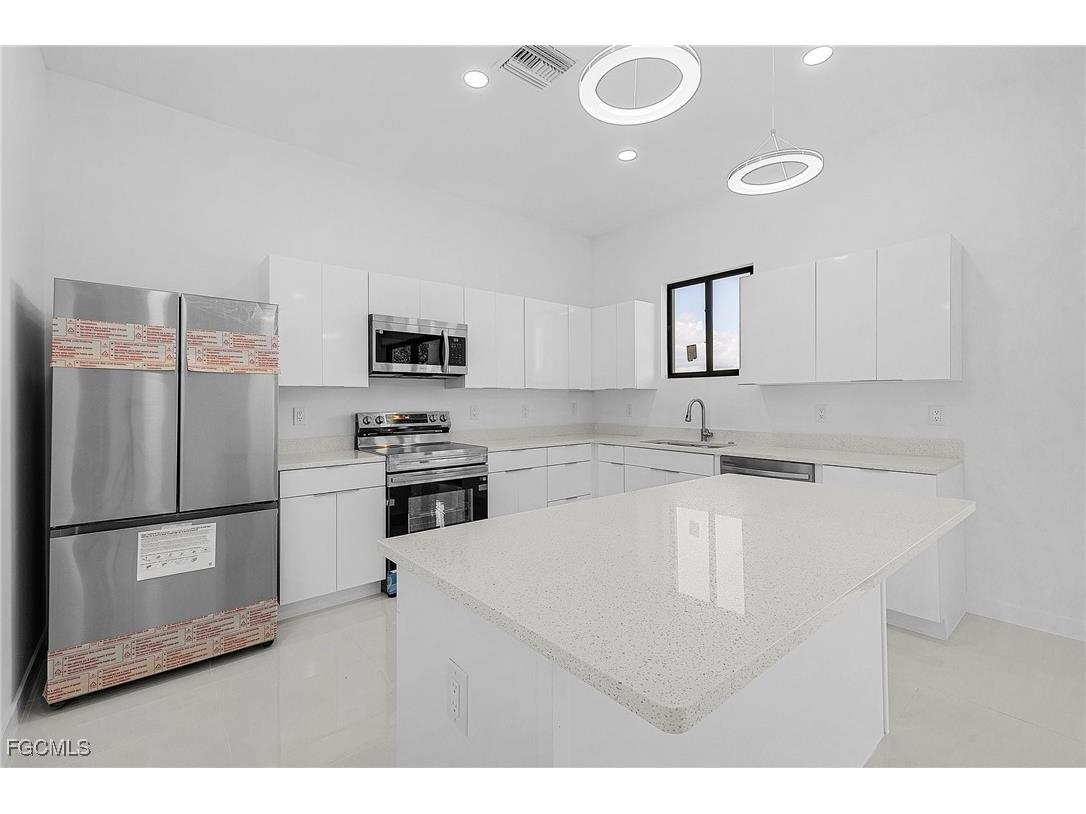 231 NW 27th Avenue Cape Coral FL 33993 2025016963 image9