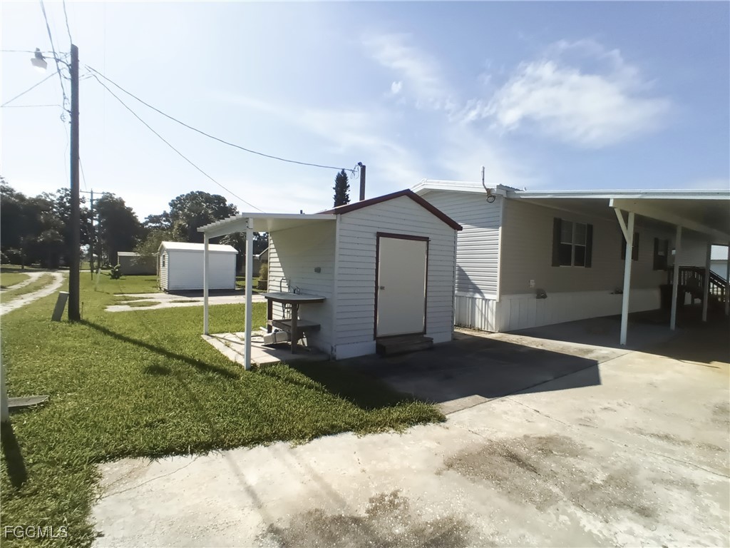 231 Palm Avenue NW Moore Haven FL 33471 2025008215 image13