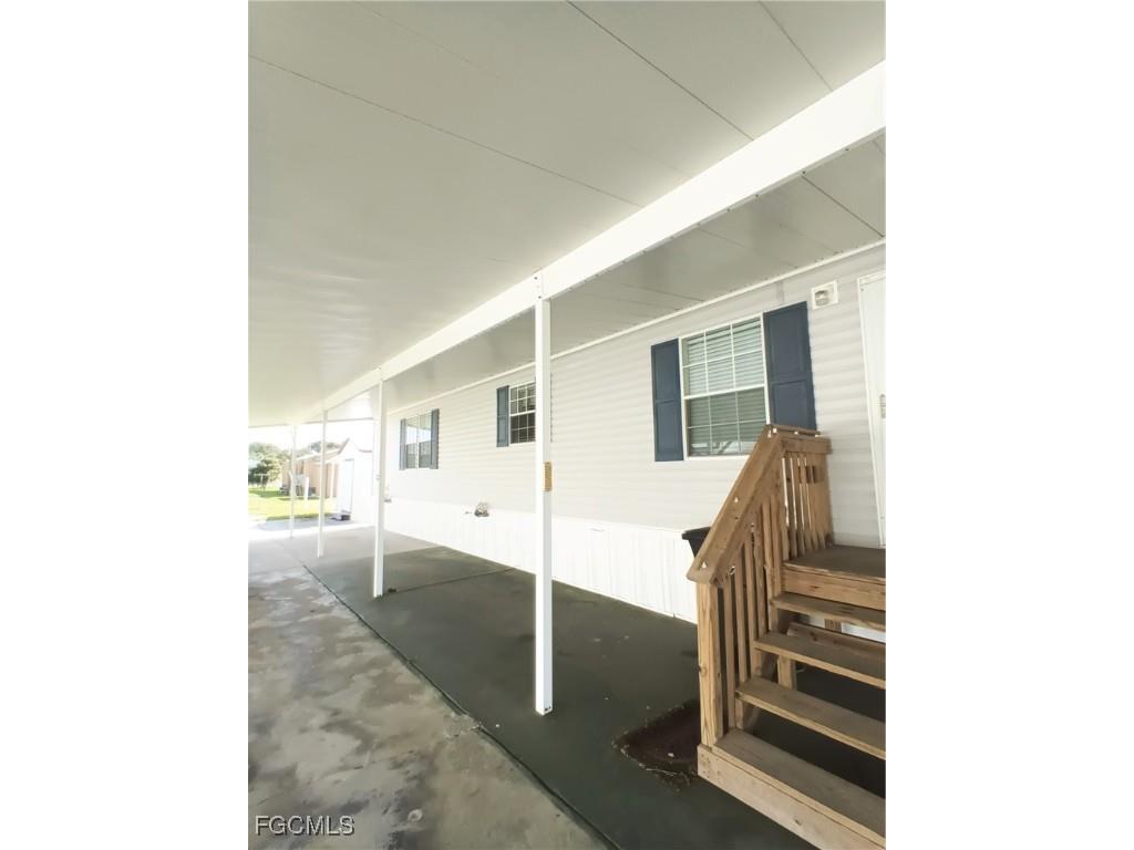 231 Palm Avenue NW Moore Haven FL 33471 2025008215 image6