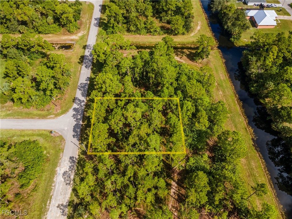 231 Thornton Avenue S Lehigh Acres FL 33974 2025012933 image3