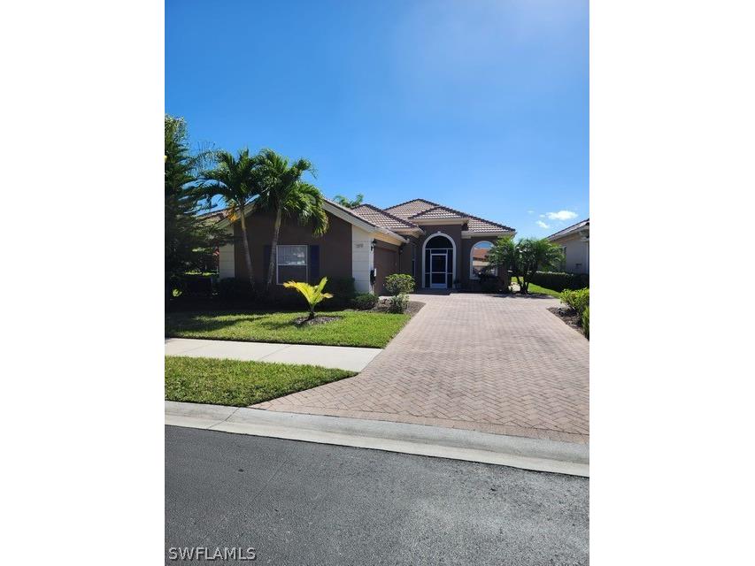 2310 Heydon Circle W Naples FL 34120 223006502 image1