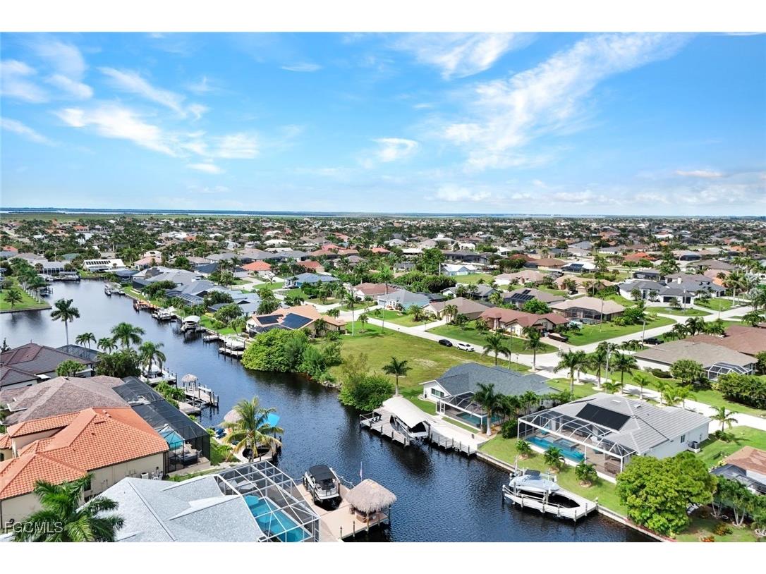 2310 SW 43rd Terrace Cape Coral FL 33914 2025014142 image41