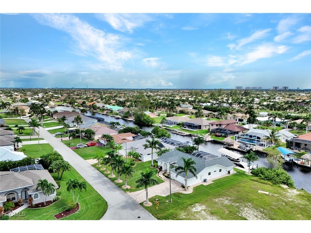2310 SW 43rd Terrace Cape Coral FL 33914 2025014142 image42