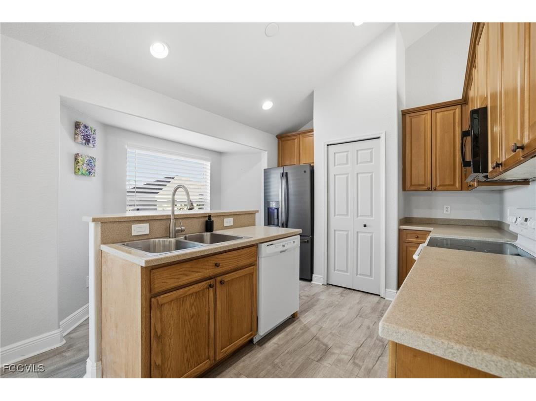 2311 SW 4th Court Cape Coral FL 33991 2025022504 image11