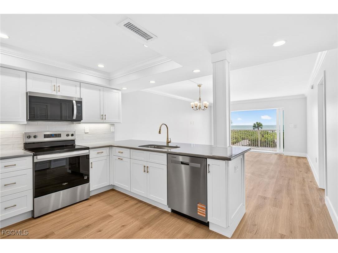 2311 W Gulf Drive #13 Sanibel FL 33957 2025025322 image2