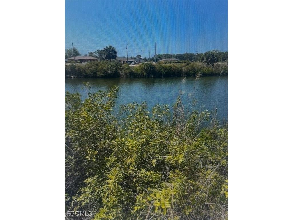 2312 NW 25th Terrace Cape Coral FL 33993 2025004701 image3