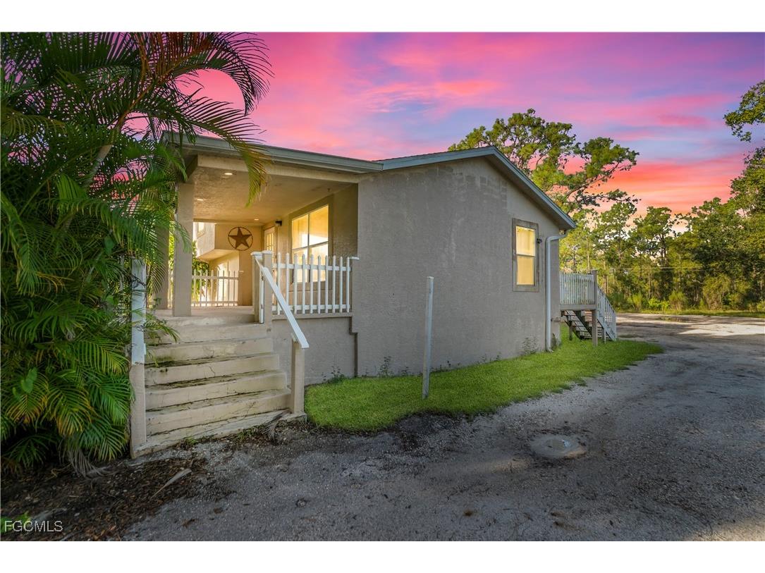 2313 Hamilton Avenue Alva FL 33920 2025013724 image1