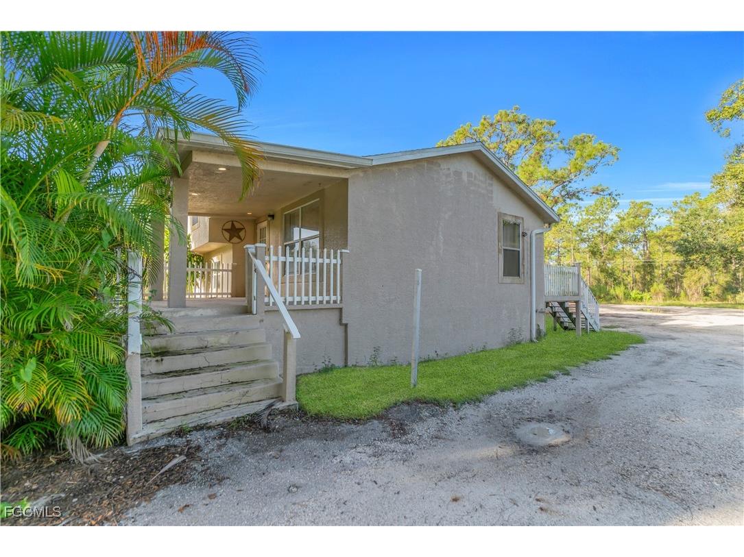 2313 Hamilton Avenue Alva FL 33920 2025013724 image2