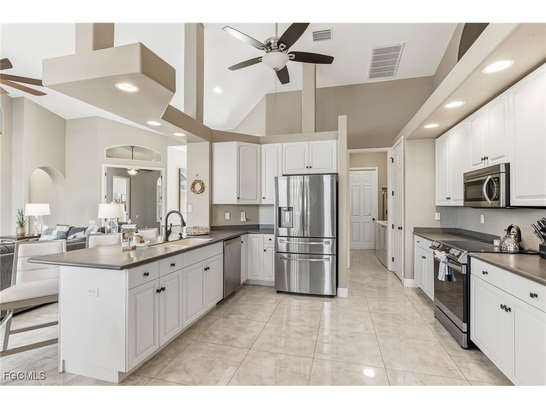 2313 SE 19th Place Cape Coral FL 33990 2026005172 image10