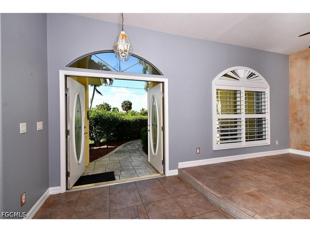 2313 SW 53rd Terrace Cape Coral FL 33914 2026023056 image6
