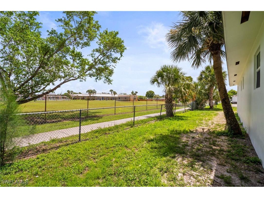 2316 Bayside Street Naples FL 34112 225049977 image5