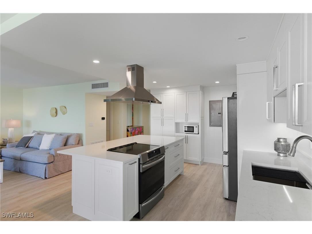 2316 Gulf Shore Boulevard N #411 Naples FL 34103 225081439 image10