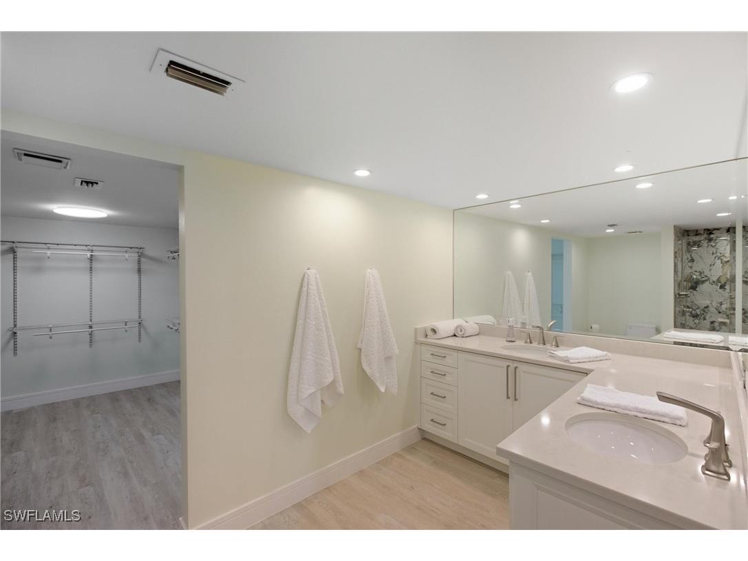 2316 Gulf Shore Boulevard N #411 Naples FL 34103 225081451 image21